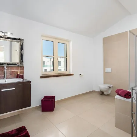 Дом отдыха Bincila Labinci *