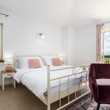 بيت للعطل Bincila Labinci *