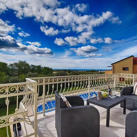 بيت للعطل Bincila Labinci *