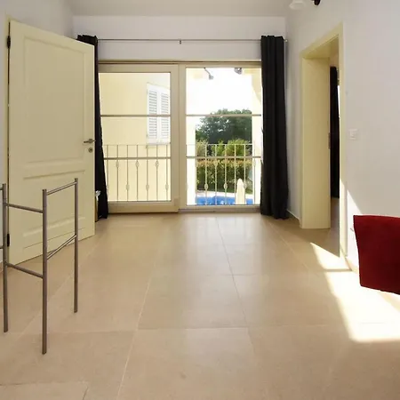 Bincila Labinci بيت للعطل *