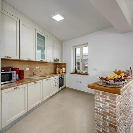 بيت للعطل Bincila Labinci *